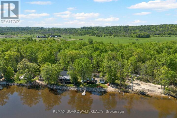 Property Photo:  339 Leavoy Lane  ON K7V 3Z8 