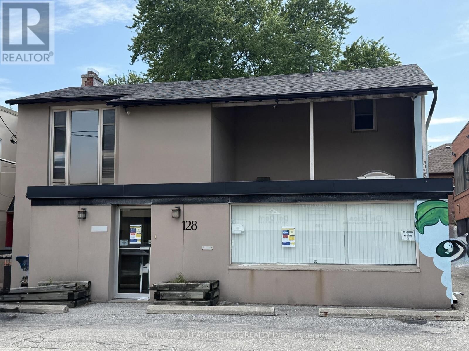 Property Photo:  203 Finch Avenue West  ON M2R 1M2 