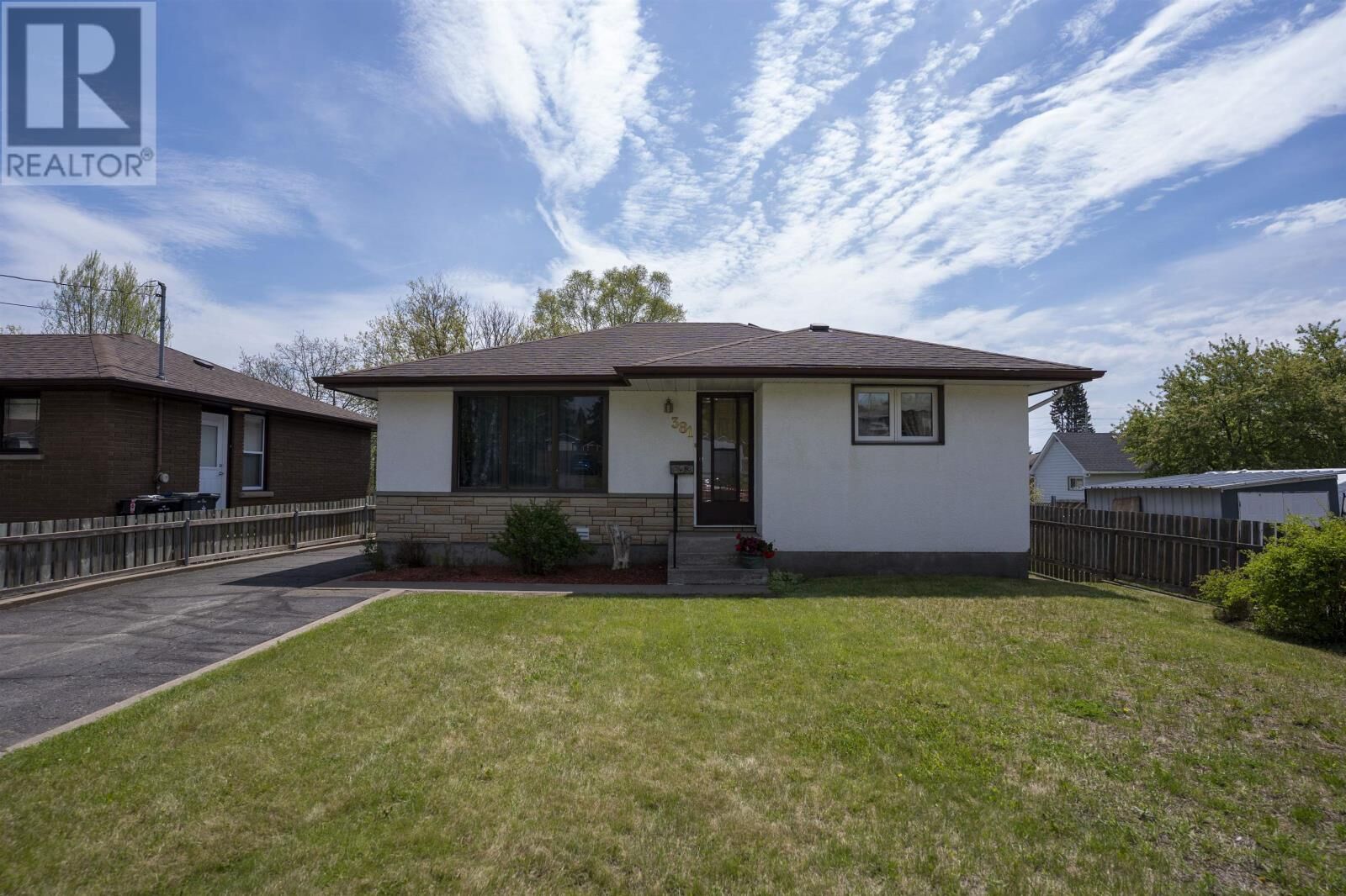 Property Photo:  381 Hallam St  ON P7A 1M2 