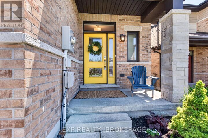 Property Photo:  20 Ledgerock Court  ON K8R 0A1 
