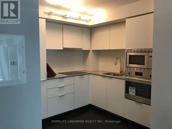 Property Photo:  955 Bay Street 1113  ON M5S 2A2 