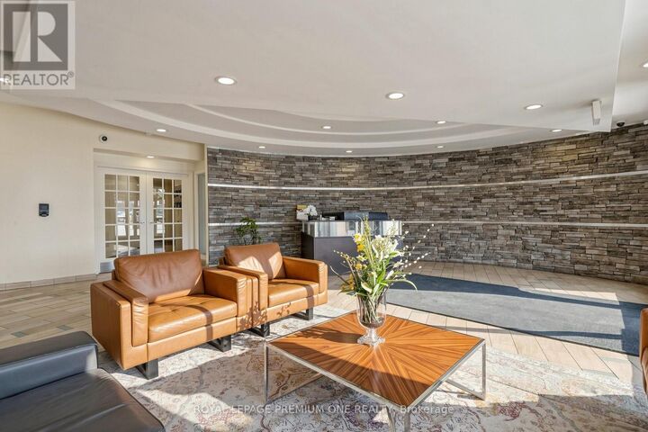 Property Photo:  1600 Keele Street 913  ON M5H 5T5 