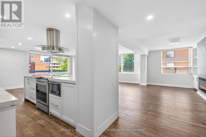 Property Photo:  39 Stavebank Road 404  ON L5G 4N7 