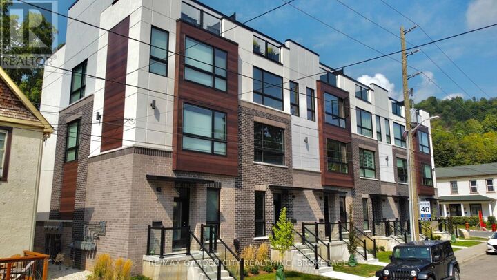 Property Photo:  2 Brock Street South 5  ON L9H 3G6 