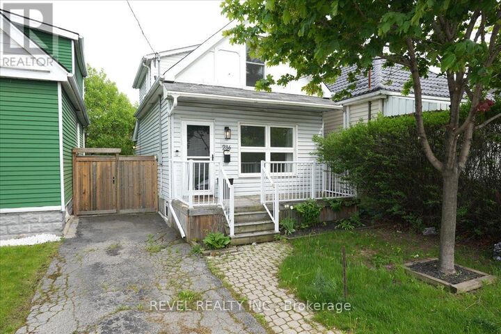 Property Photo:  236 Cope Street  ON L8H 5B5 