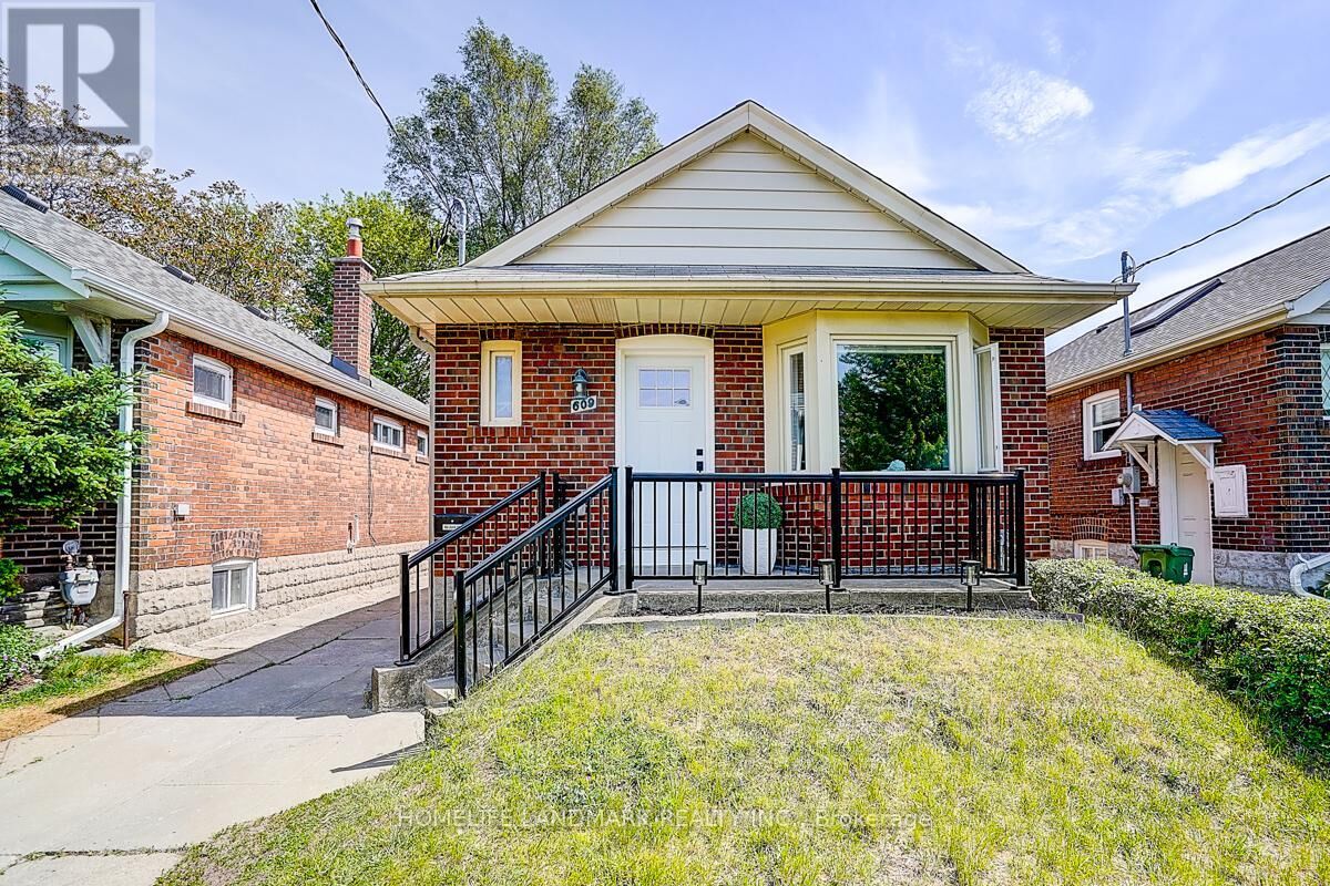 Property Photo:  609 Mortimer Avenue  ON M4C 2J6 