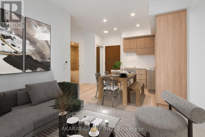 Property Photo:  39 Roehampton Avenue 2407  ON M4P 0G1 