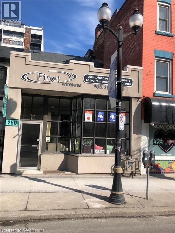 Photo de la propriété:  250 King Street West Bachelor  ON L8P 1A9 