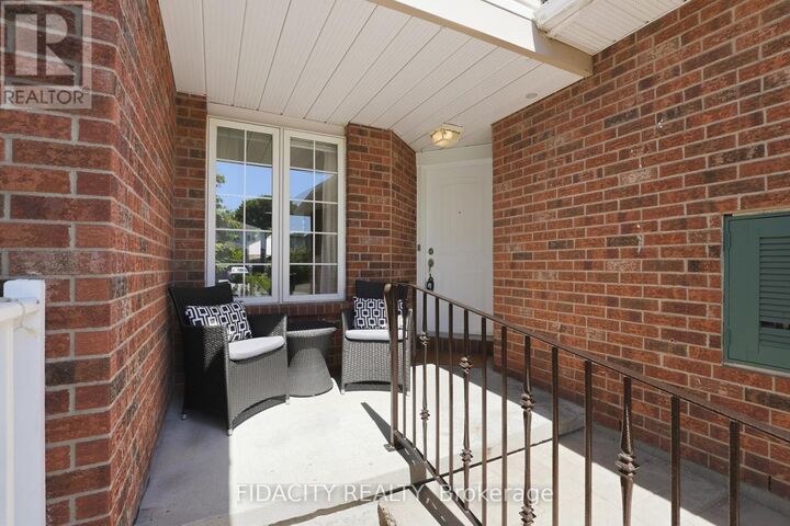 Property Photo:  173 Whalings Circle  ON K2S 1S4 