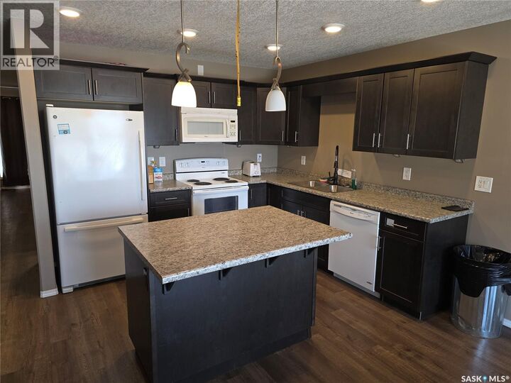 Property Photo: 714 Columbia Avenue SK S0L 1R0
