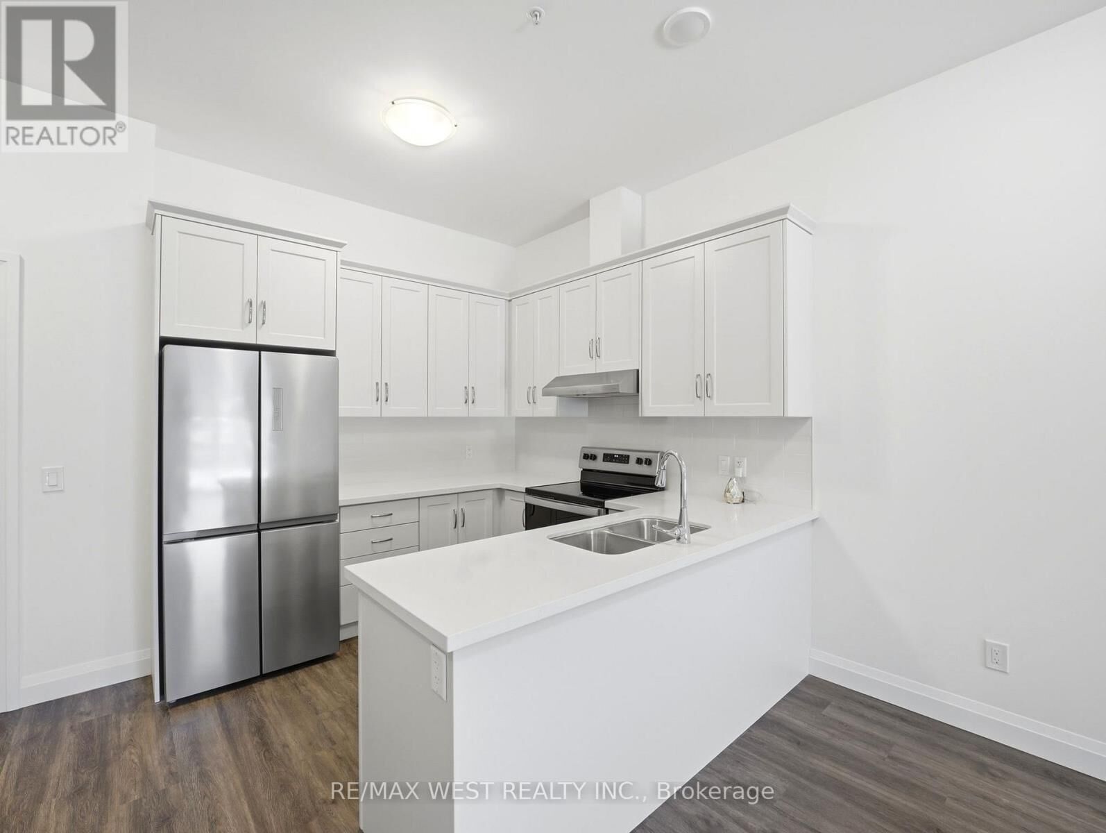 Property Photo: 30 Hamilton Street South 101 ON L8B 1V8