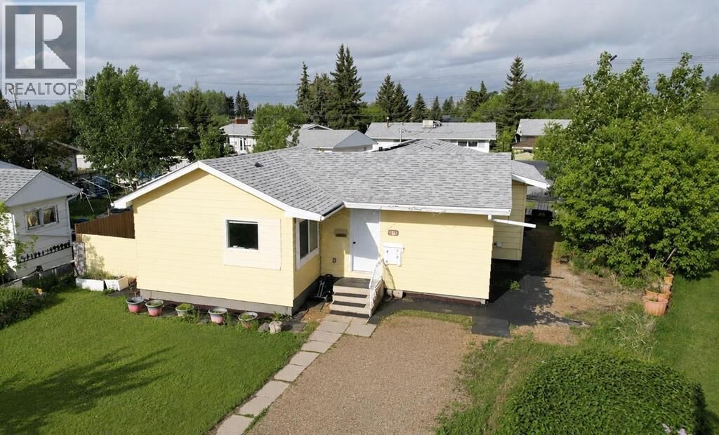 Property Photo:  813 Centre  AB T0J 1P0 