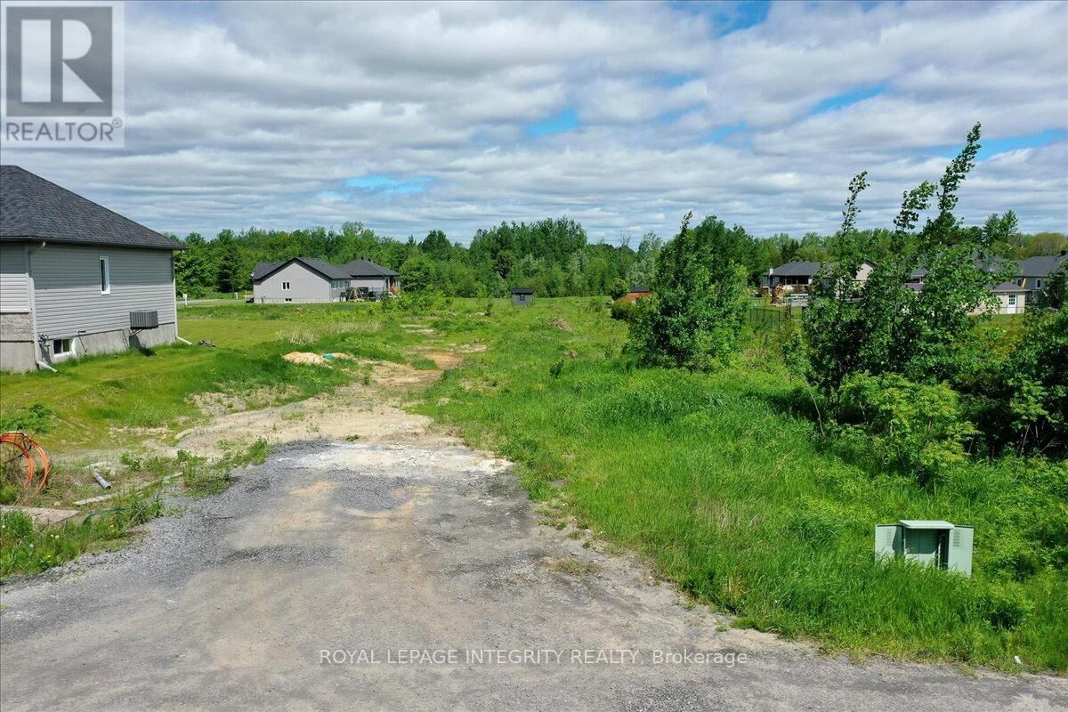 Property Photo:  237 Roxanne Street  ON K0A 1N0 