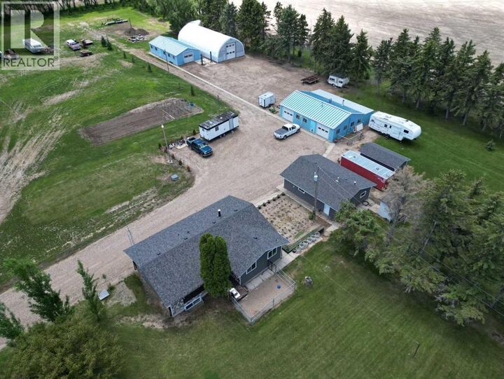 Photo de la propriété:  190080 140 Range Road  AB T1R 1B3 