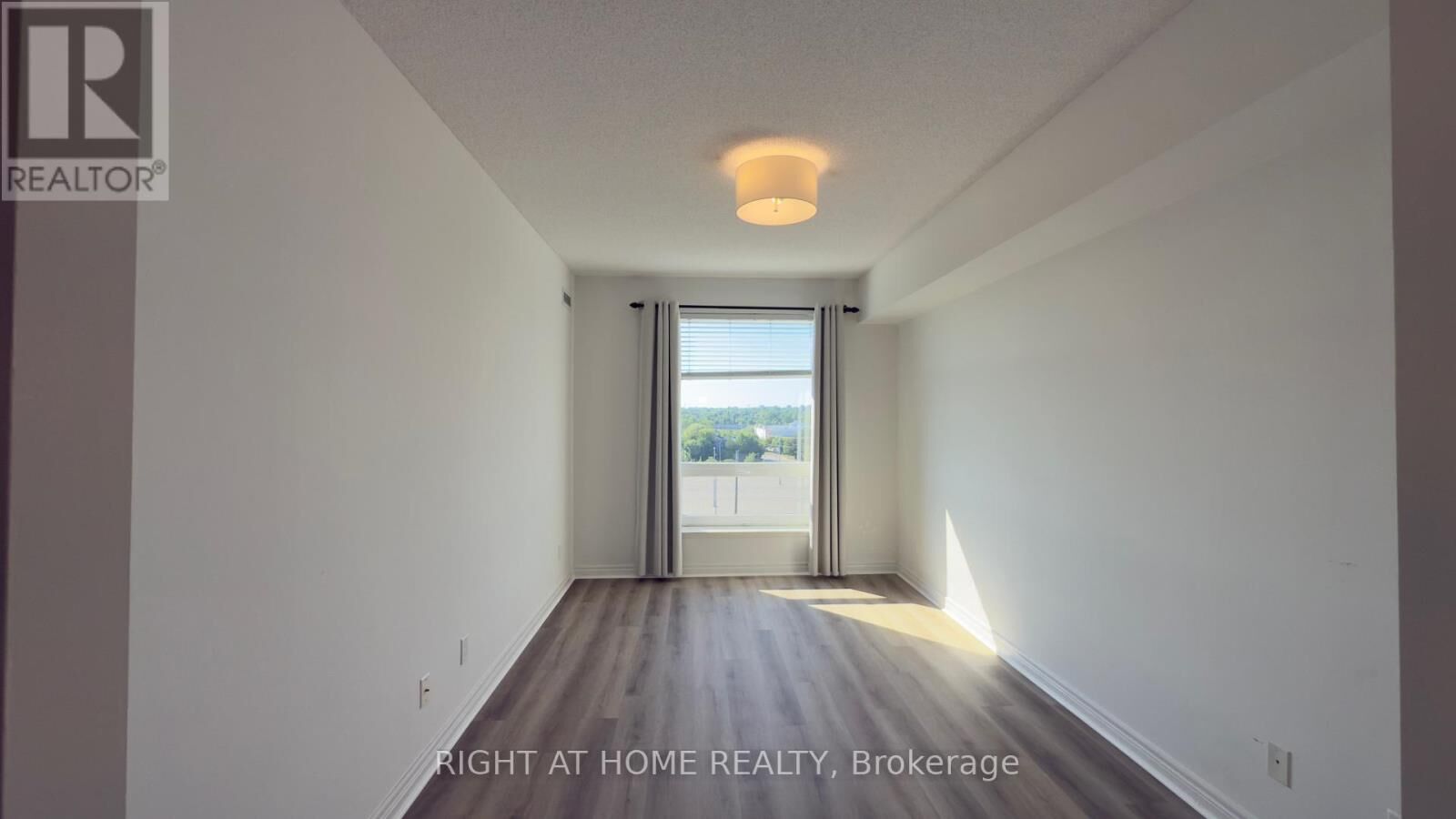 Property Photo:  40 Old Mill Road 703  ON L6J 7W2 