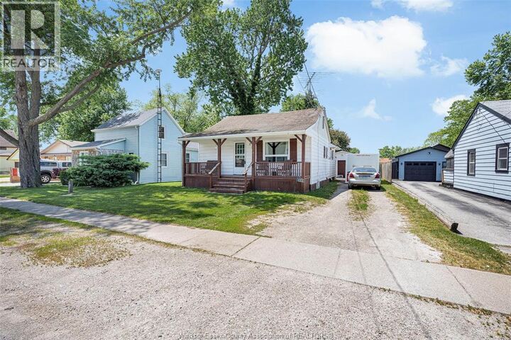 Property Photo:  156 Fourth Street  ON N0R 1A0 