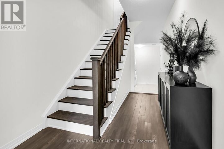 Property Photo:  148 Turnberry Lane  ON L9J 0M3 