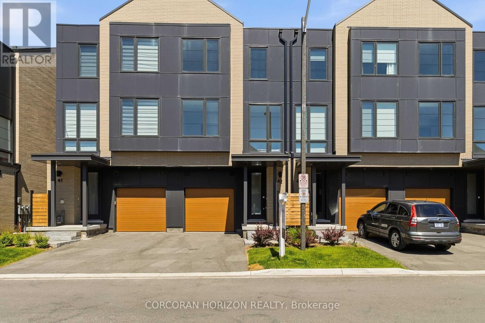 Property Photo:  2273 Turnberry Road 42  ON L7M 2B2 