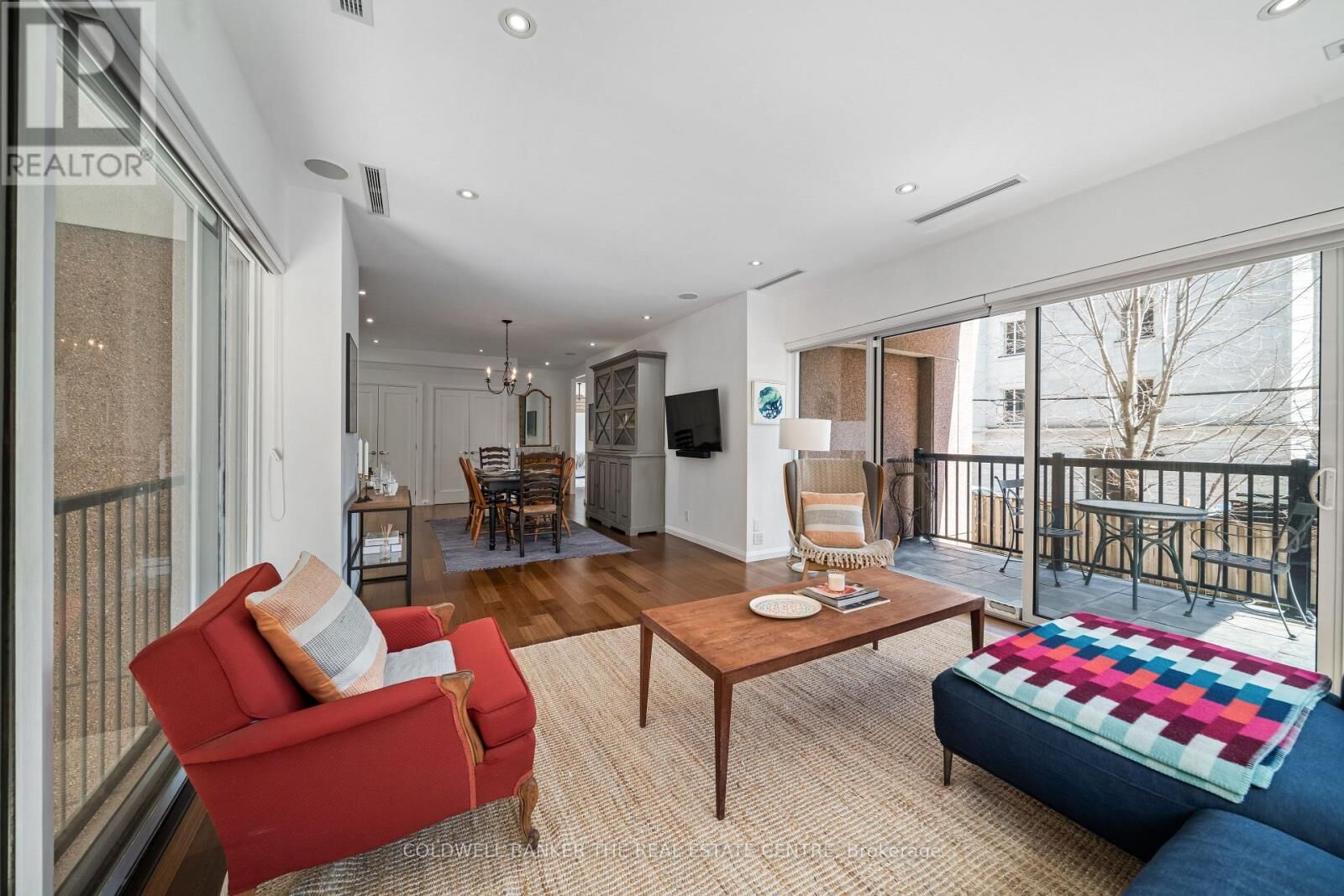 Property Photo: 447 Walmer Road 206 ON M5P 2X9