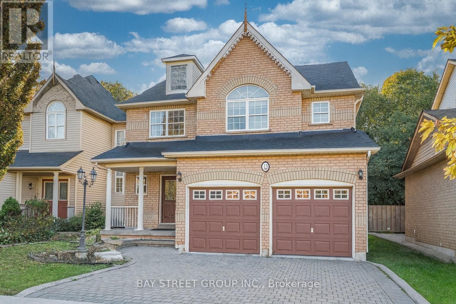 Property Photo:  43 English Oak Drive  ON L4E 3W2 