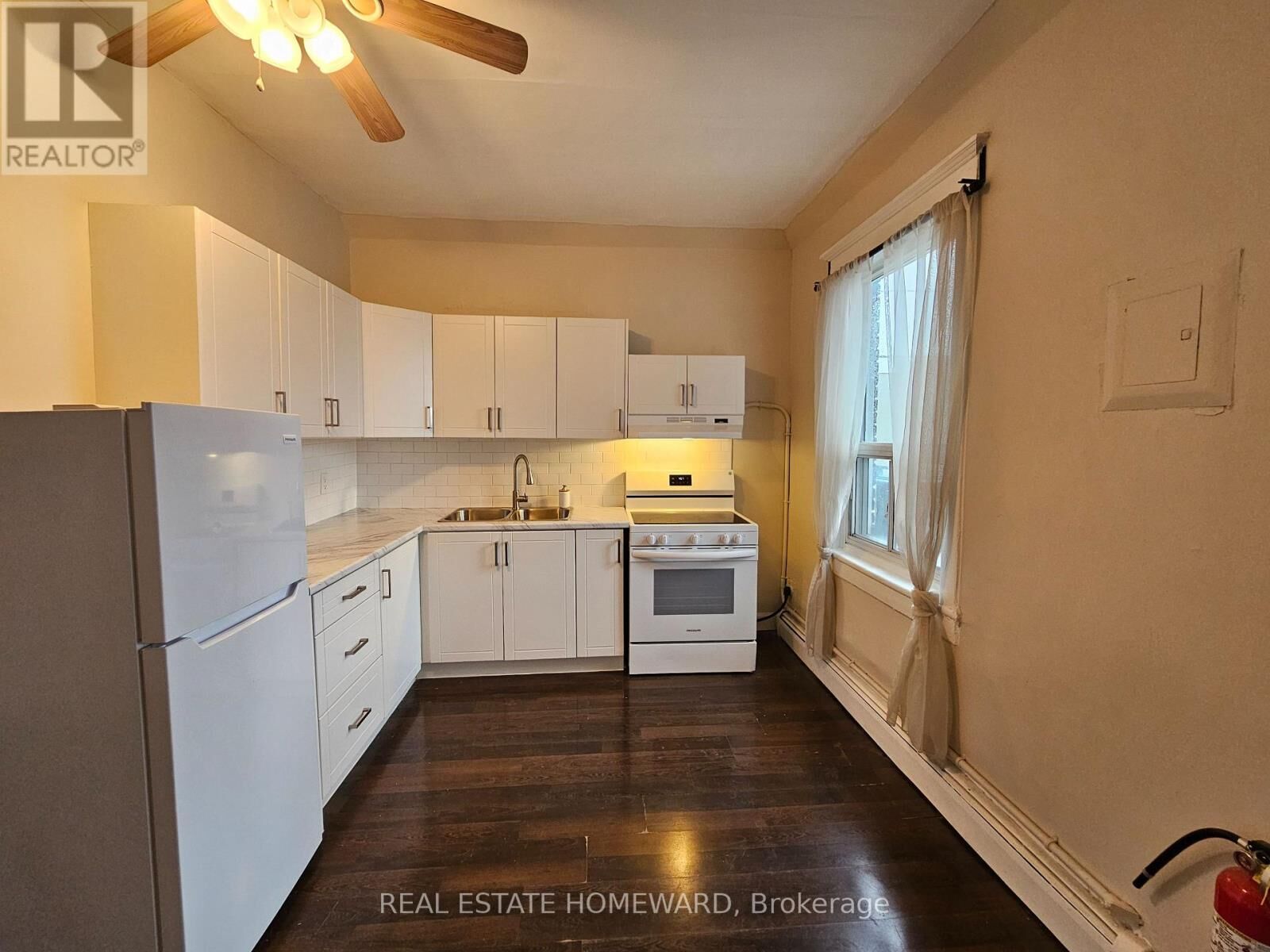 Property Photo:  733 Pape Avenue A  ON M4K 3S8 