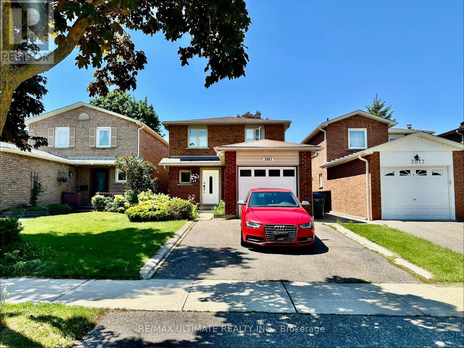 Property Photo:  3081 Olympus Mews  ON L5N 4V8 