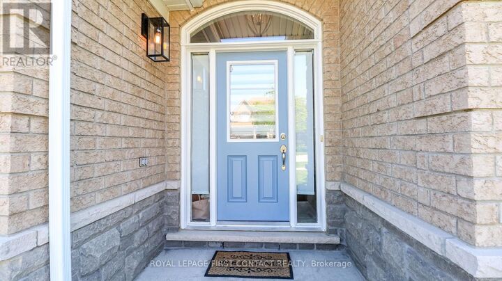 Property Photo:  33 Tamarack Trail  ON L4N 6M7 