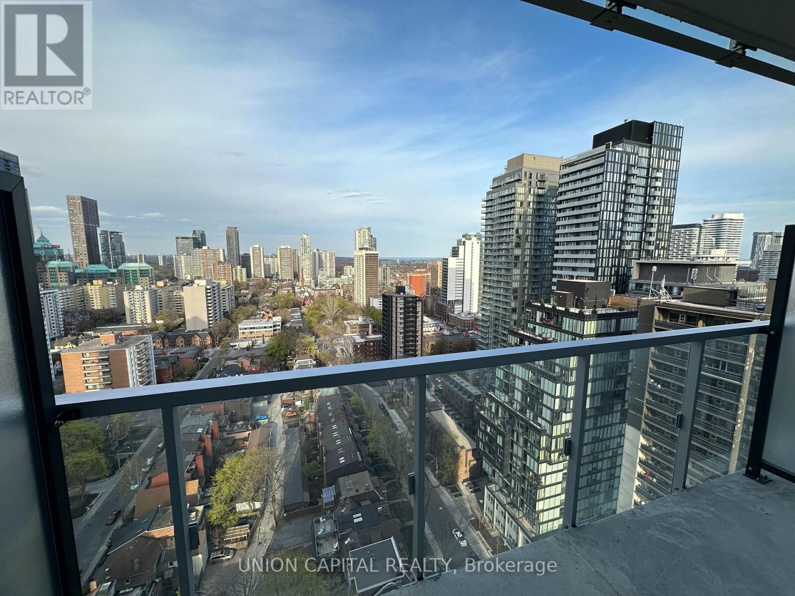 Property Photo:  3 Gloucester Street 2605  ON M4Y 0C6 