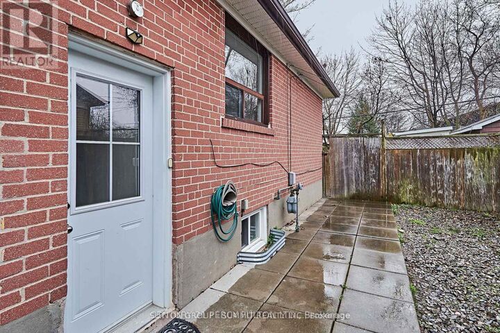 Property Photo:  48 Tulloch Drive Bsmt  ON L1S 2S1 