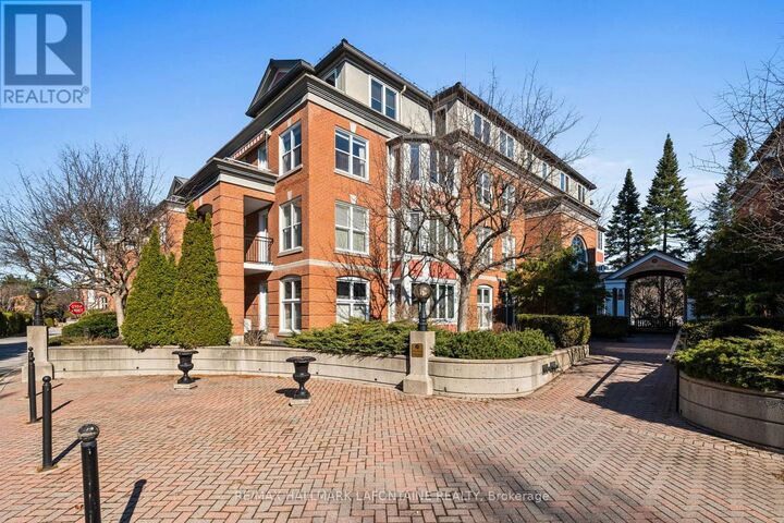 Property Photo:  21 Durham Private 101  ON K1M 2G1 