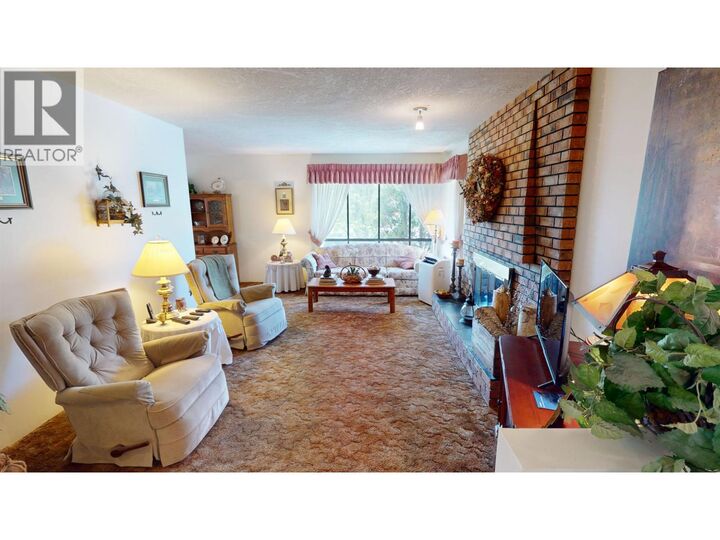 Property Photo:  378 Thompson Road  BC V2J 5B5 