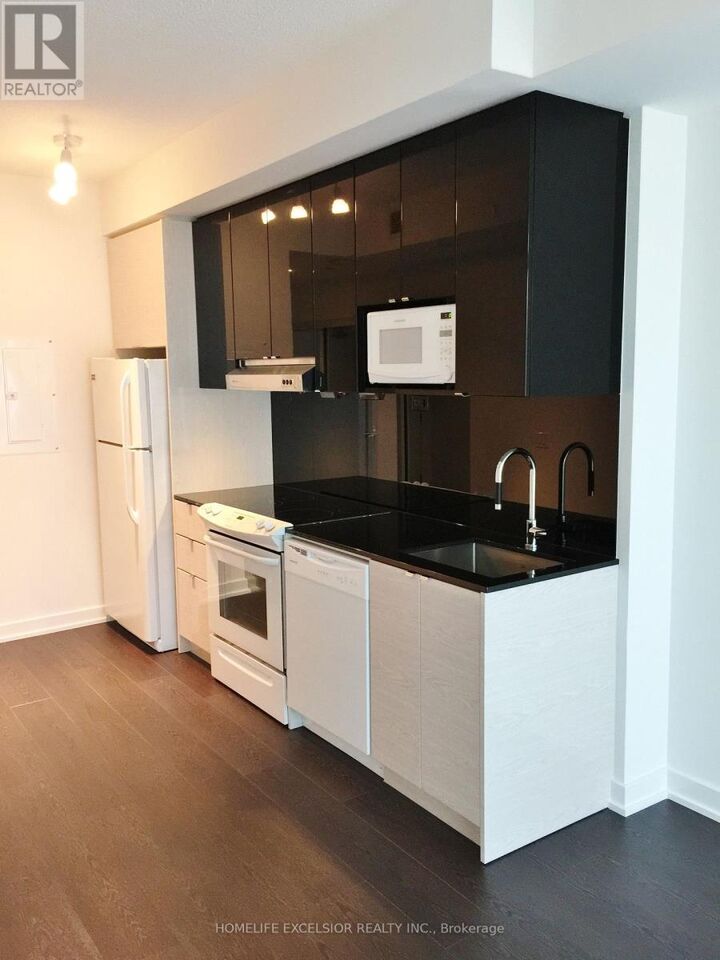 Property Photo:  72 Esther Shiner Boulevard 216  ON M2K 0C4 