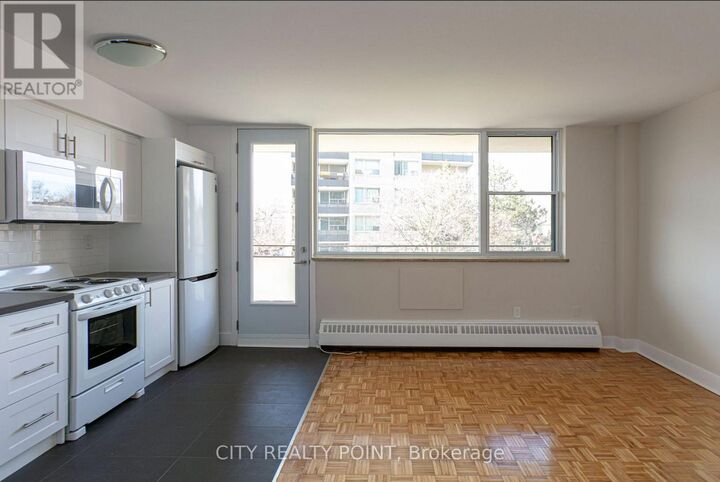 Property Photo:  276 St George Street 903  ON M5R 2P6 