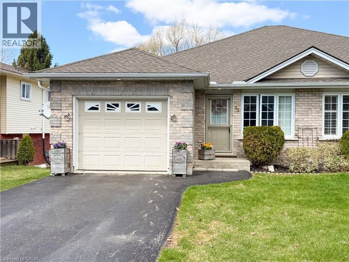 33 Lingwood Drive — photo 1