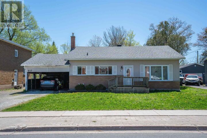 Property Photo:  617 McNabb St  ON P6B 1Z7 
