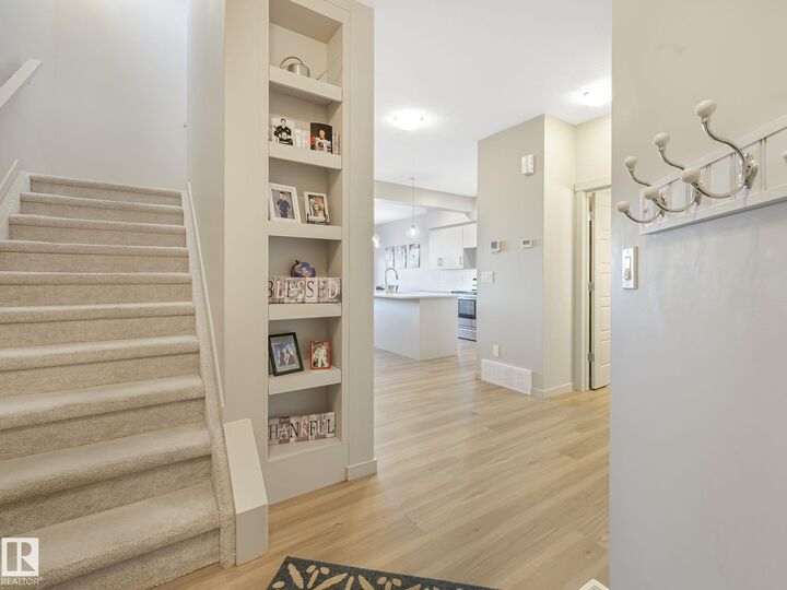 Property Photo:  50 Edinburgh Crt 14  AB T8N 7X5 