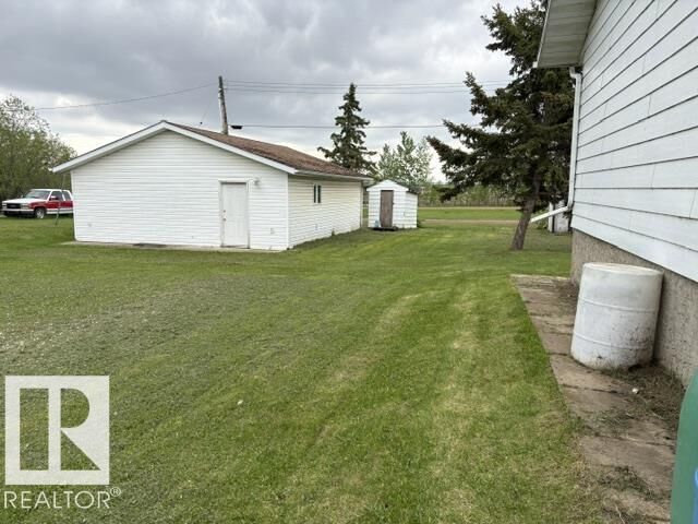Property Photo:  5225 47 Street  AB T0B 4K0 