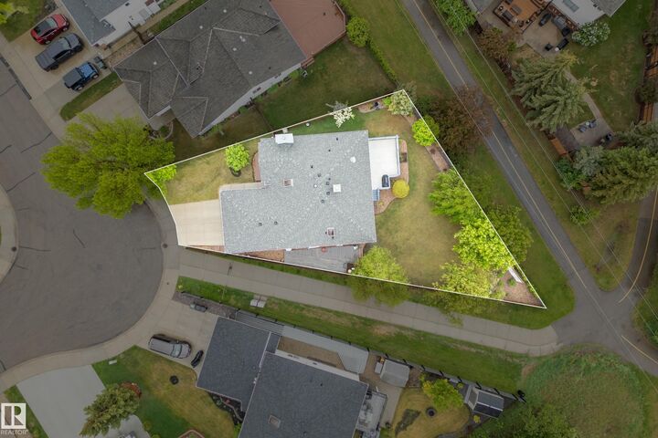 Photo de la propriété:  79 Charlton Crescent  AB T8H 3R4 