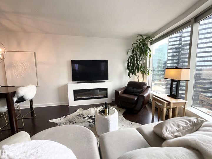 Property Photo:  10152 104 Street NW 1504  AB T5J 0B6 