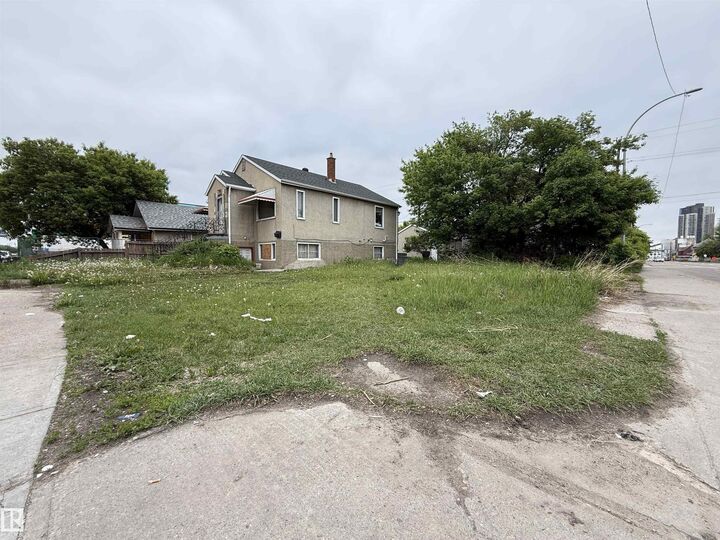 Property Photo:  10737 95 Street NW  AB T5H 2E1 