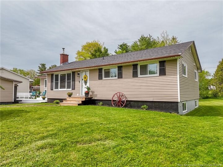 Property Photo:  281 Canterbury Drive  NB E3B 4M2 