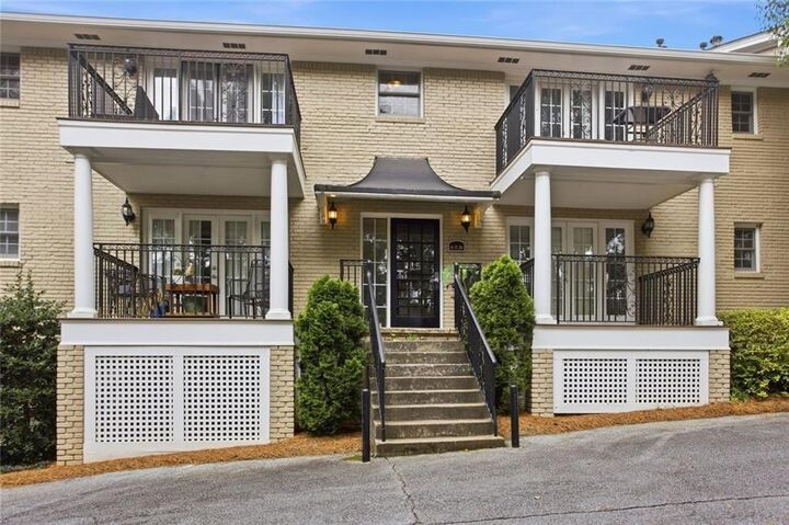 Property Photo:  869 Briarcliff Road NE B 18  GA 30306 