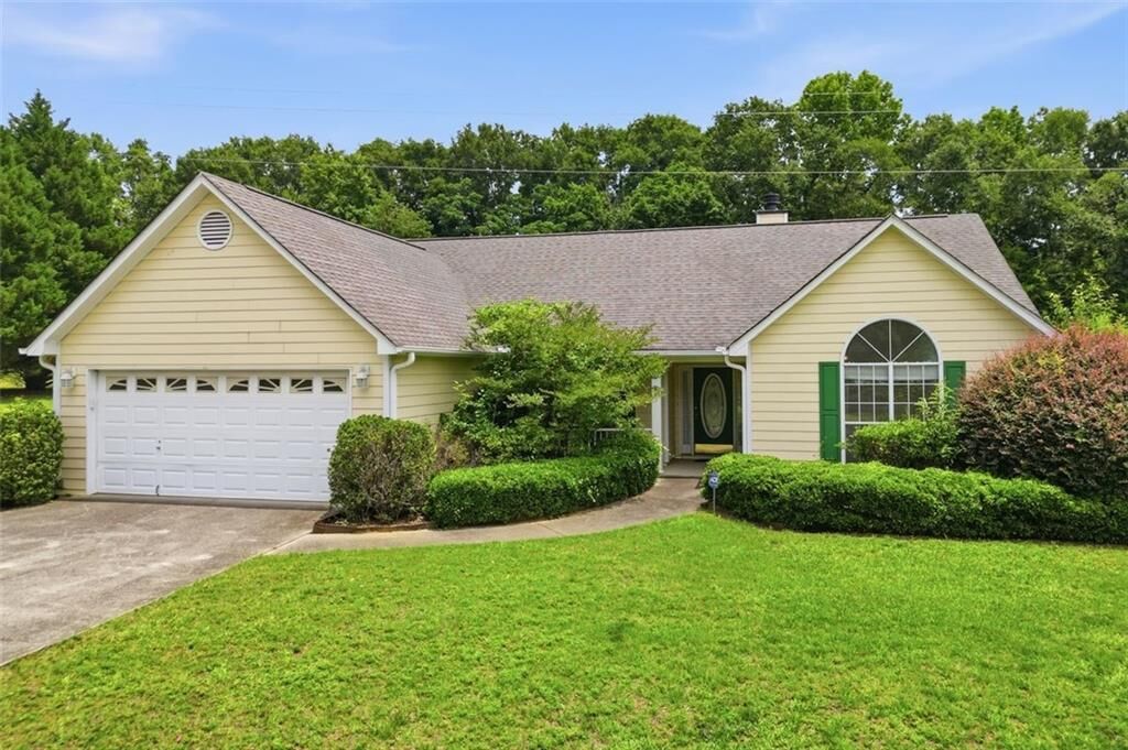 Property Photo: 111 Laura Ashlyn Court GA 30252