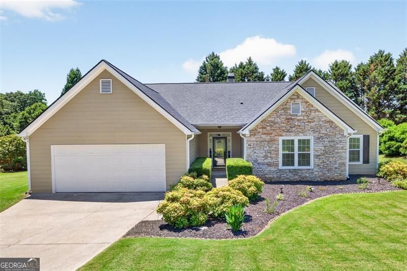 Property Photo: 7910 Timberline Overlook GA 30041