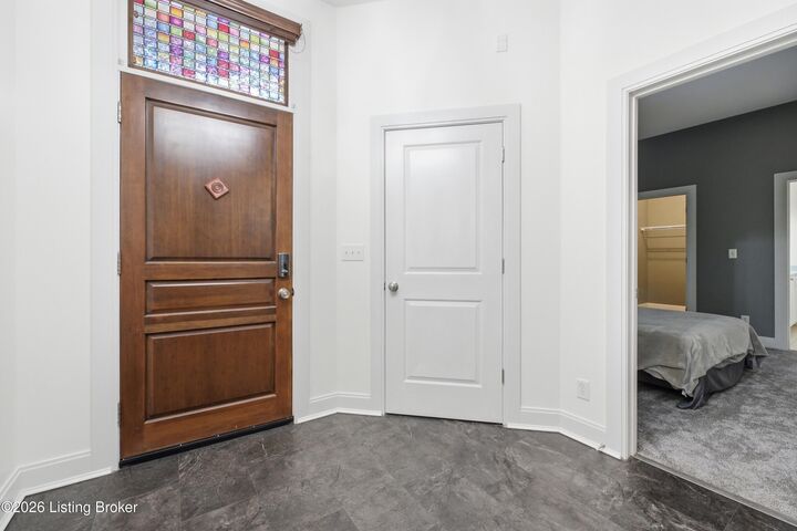 Property Photo:  2011 Frankfort Ave 206  KY 40206 