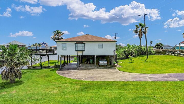 Property Photo: 1571 Blue Water Drive TX 77541