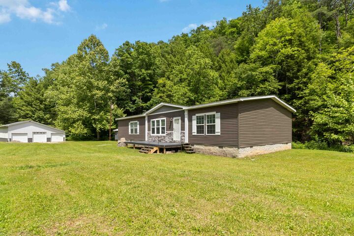 Property Photo: 5487 W Kentucky Hwy 30 KY 41339