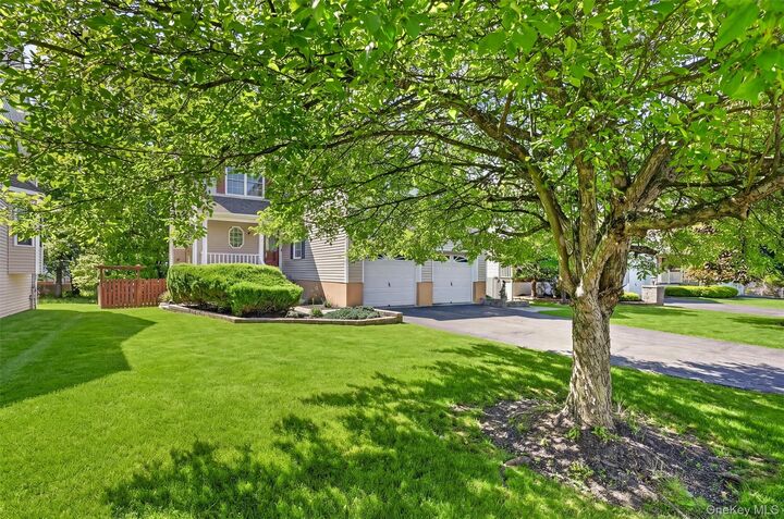 Property Photo:  20 Alexander Drive  NY 10992 