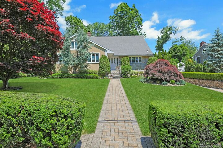 Property Photo:  21 Soundview Drive  NY 10709 