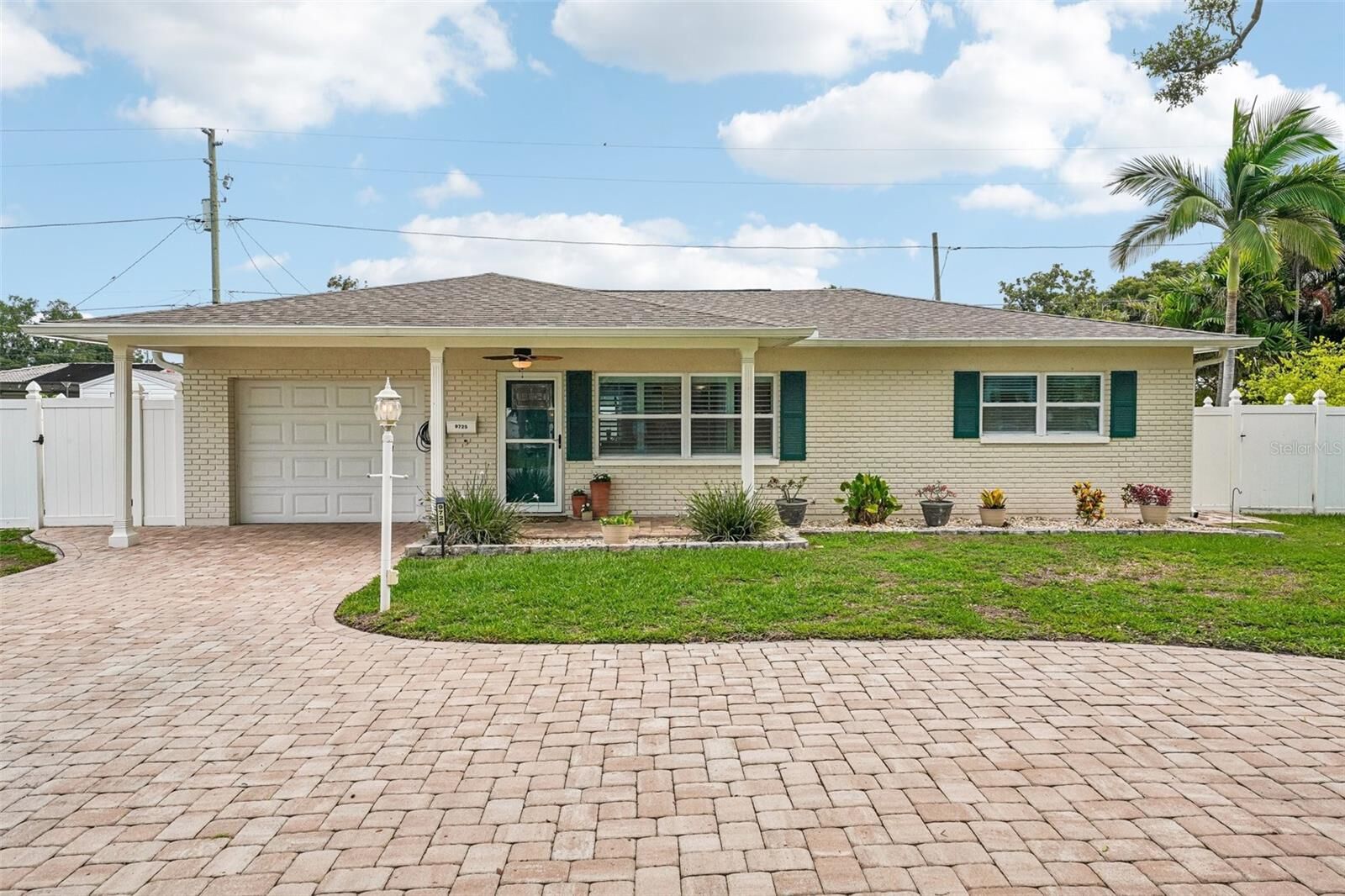 Property Photo:  9725 48th Place N  FL 33708 